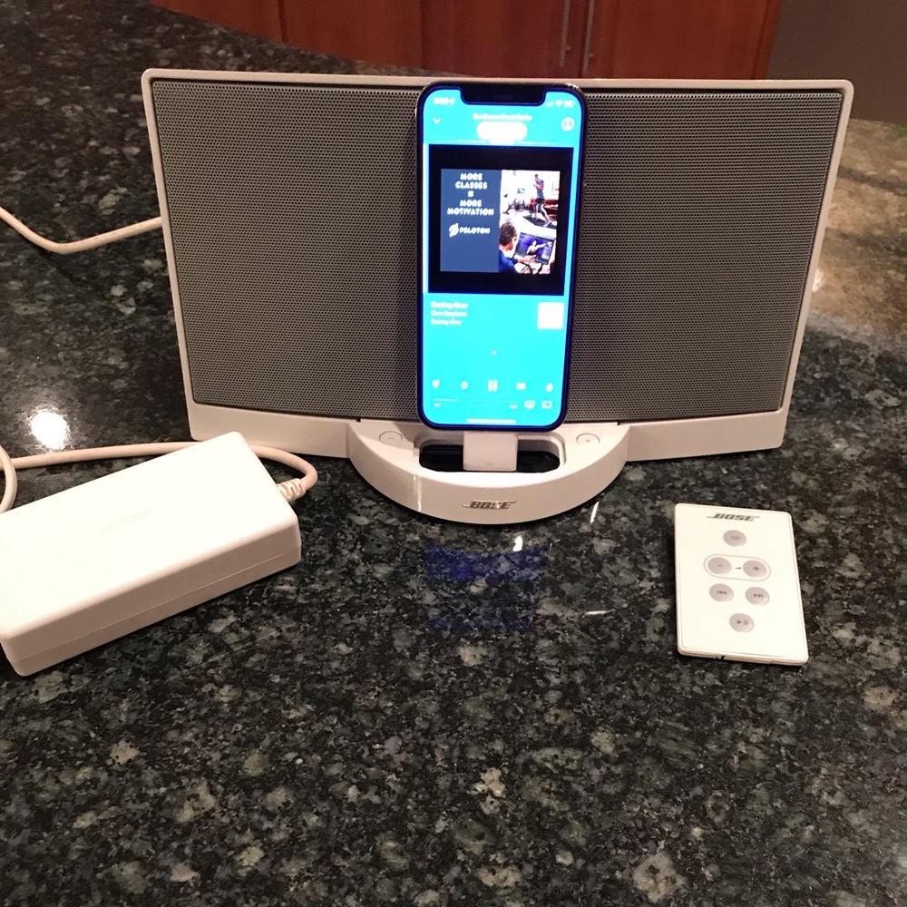 BOSE SoundDock iPod iPhone Sound Dock with Remote White